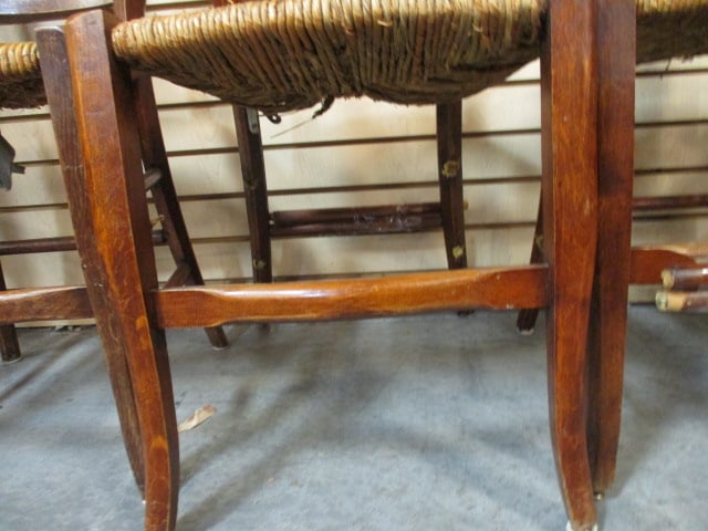 Four Vintage Pineapple Medallion Back Splat Tiger Oak Side Chairs with Rush Seats - 7