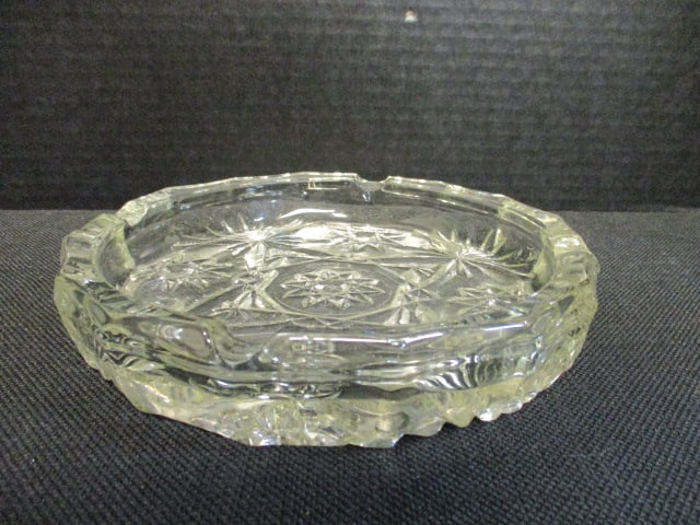 Vintage Large Early American Prescut Star of David Glass Ashtray (1 of 3)