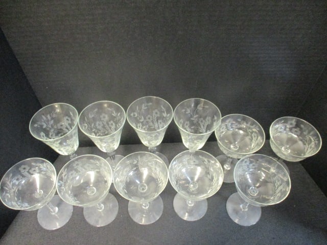 Elegant Glass Etched Crystal Champagnes and Wine Glasses - 2