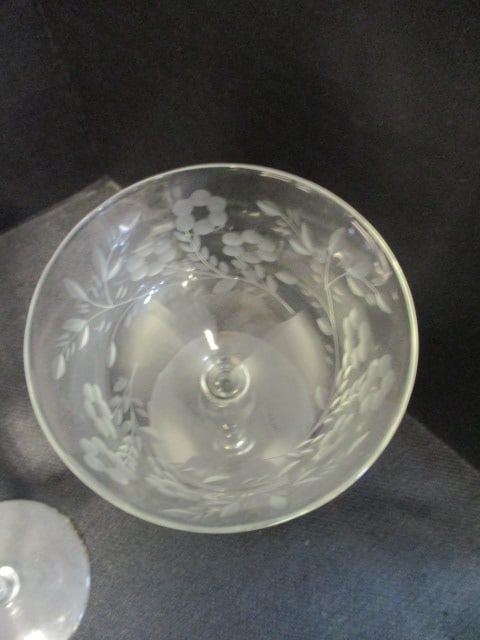 Elegant Glass Etched Crystal Champagnes and Wine Glasses - 4
