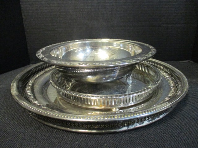 Three Round Silverplated Serving Trays and Footed Serving Bowl (1 of 9)