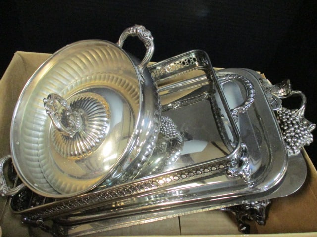 Silverplated Serving Pieces (1 of 10)