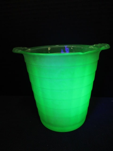 Frigidaire Icerver Green Uranium/Vaseline Glass Depression Glass Ice Bucket: 5 1/2"h, chip on rim
