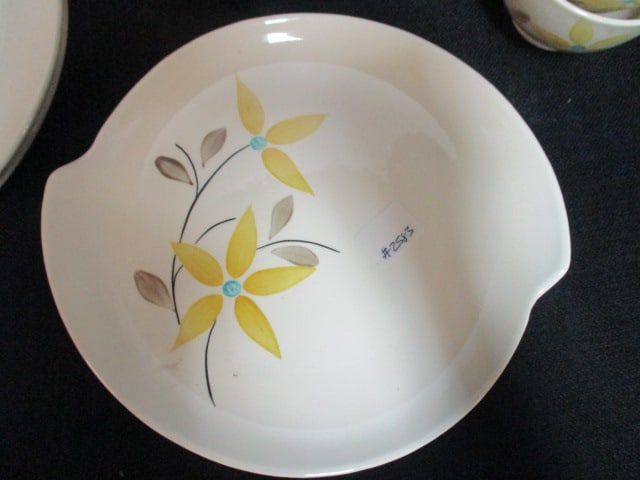 19 Pieces of Midcentury USA Pottery Stoneware - 9