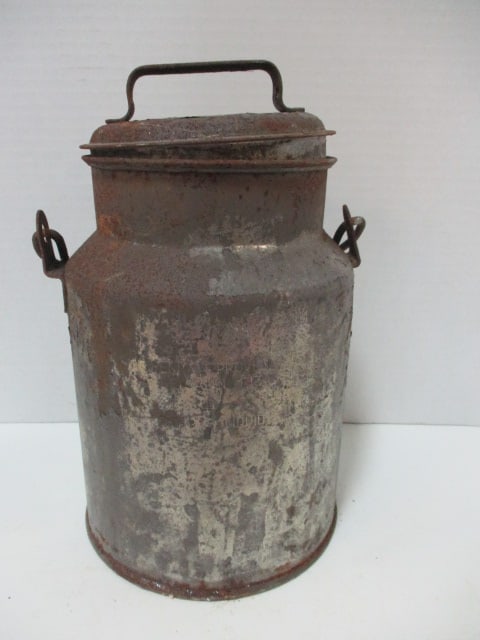 Vintage Galvanized Milk Can: 11"h, some rust and paint peeling