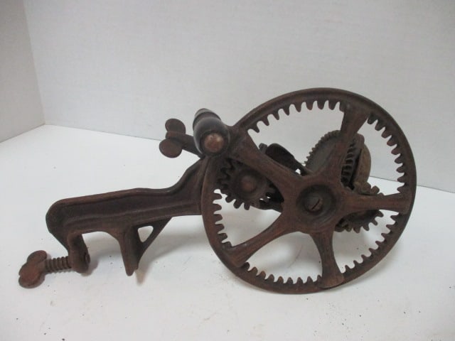 Antique The Reading Hardware Co. Cast Metal Clamp On Apple/Fruit Peeler - 2