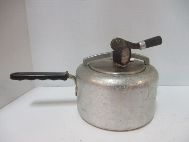 Vintage Lifetime Cast Aluminum Pressure Cooker Sauce Pan: .