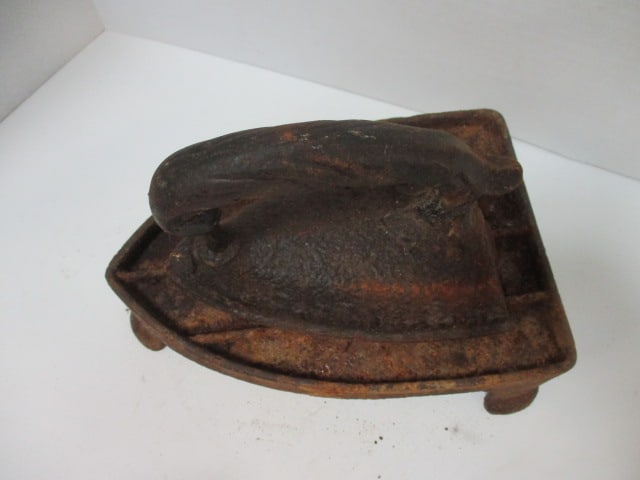 Antique Cast Iron Sadiron and Trivet Stand - 2