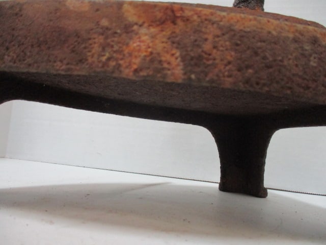 Antique Cast Iron Sadiron and Trivet Stand - 4