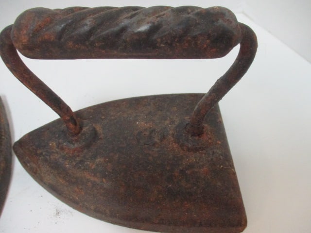 Three Antique No. 6 Cast Iron Sadirons - 2