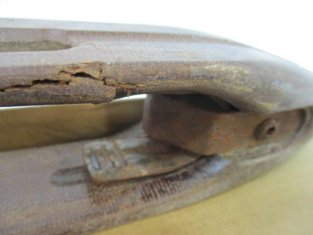 Vintage Textile Mill Wooden Shuttle and Bobbins - 5