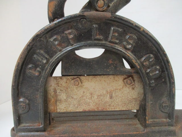 Antique Cupples Co. "Arrow" Cast Metal Countertop Plug Tobacco Cutter - 2