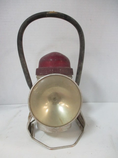 Vintage Economy Electric Lantern Co. "Ecolite No. 101" Railroad Lantern: 11 1/2"h