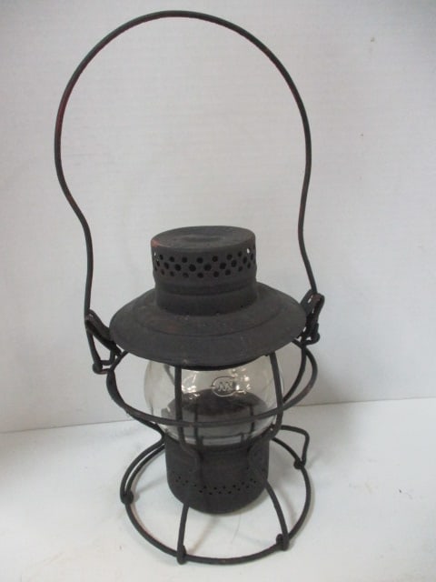 Vintage Handlan Tubular Railroad Lantern: 9"h(15 1/2"h top handle)