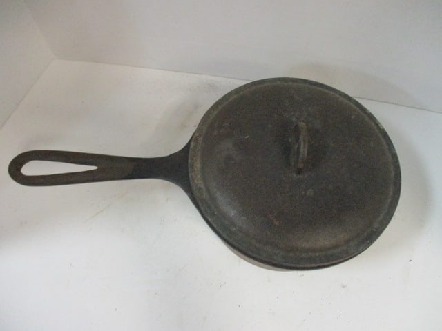 No. 20T Cast Iron Covered Sauce Pan - 2