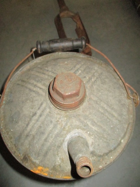 Old Galvanized 1 Gallon Gas Can with Bail Handle - 2