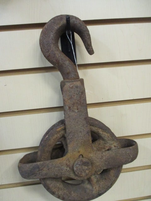 Antique Cast Iron Single Sheave Pulley Block: 13"h
