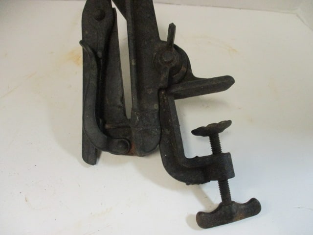 Vintage Smooth Opposing Jaw Bench Clamp - 2