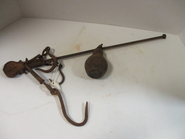 Antique Primitive Star Cast Iron Balance Beam Scale Arm with Counter Weight: Local Pickup Suggested