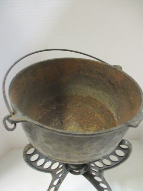 Vintage RIE Cast Iron Camp Kettle and Foster No. 3 Stand - 3