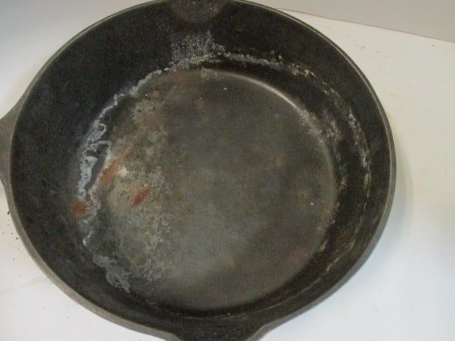 Old Cast Iron No. 8 "Chicken Pan" Fryer - 2
