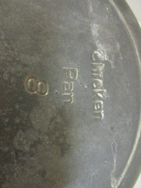 Old Cast Iron No. 8 "Chicken Pan" Fryer - 3