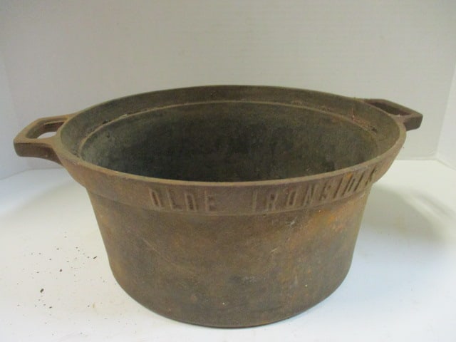 Old Cast Iron "Olde Ironsides" Stock Pot Fryer (1 of 4)