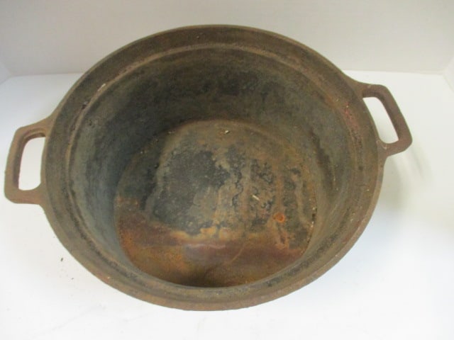 Old Cast Iron "Olde Ironsides" Stock Pot Fryer - 2
