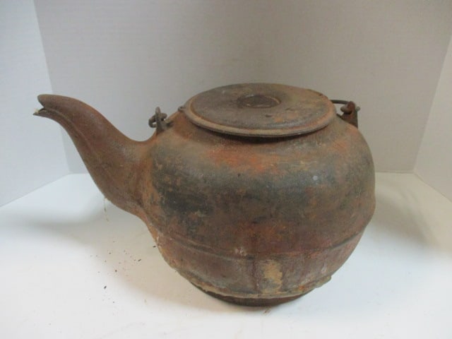 Antique MB & Co. Cast Iron No. 6 Tea Kettle: 8"h, has bail handle, top of hinged lid has a shield/crest with ancho(?), raised markings 8 8 10 PAT JUNE 1889(?) on underside of hinged lid -see pictures and preview