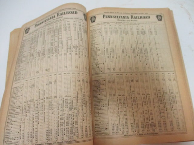 1962 "The Official Guide of the Railways and Steam Navigation Lines of The United States - 5