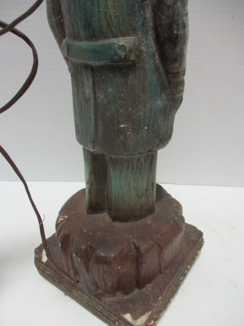Weathered Sea Captain Handpainted Chalkware Table Lamp - 5