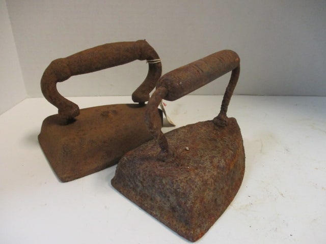 Two Antique No. 6 Cast Iron Sadirons: Local Pickup Suggested
