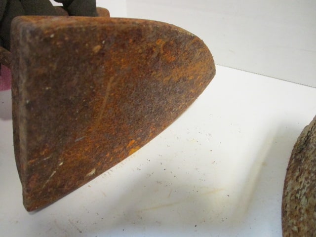 Antique No. 7 and No. 8 Cast Iron Sadirons - 6