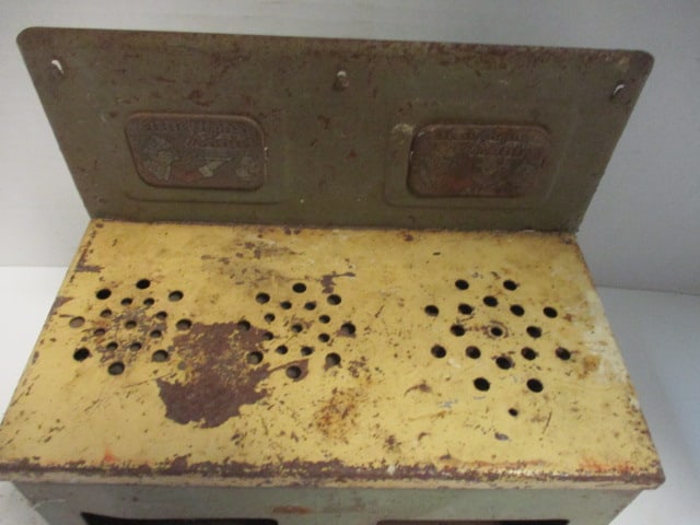 Vintage "Little Orphan Annie" Pressed Steel Electric Toy Stove - 2
