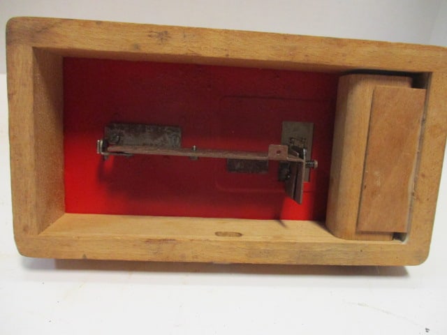 KayAnEE Sew Master Wooden Toy Hand Crank Sewing Machine - 5