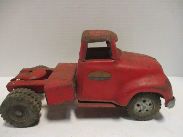 Vintage Mound Metalcraft, Inc. Pressed Steel Toy Truck Cab (1 of 6)