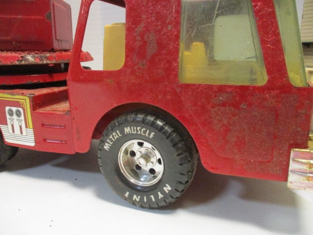 Old Nylint Metal Muscle Metal Toy Fire Dept. Ladder Truck - 3