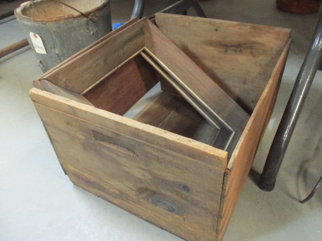 Old Rustic Wooden Crate and Two Wood Picture Frames (1 of 5)