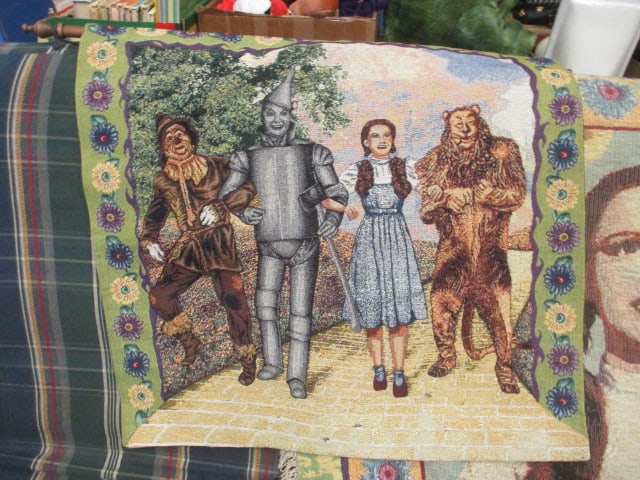 Wizard of Oz 'Yellow Brick Road' Wall Hanging (26 x 26) & - 2
