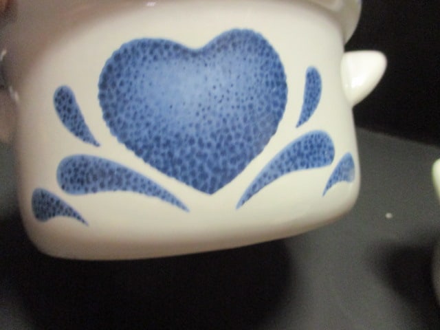 Blue Hearts Stoneware Soup Crocks (Lot of 2) - 4
