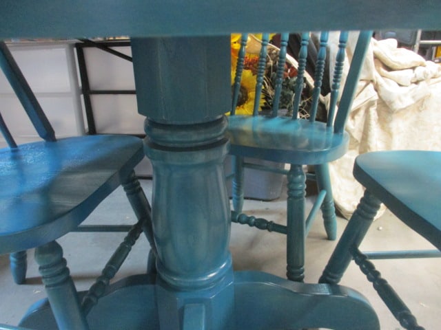 Pedestal Turquoise Painted Dining Set w/4 Chairs - 4