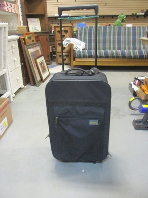 Rome Black Rolling Carry On Suitcase: .