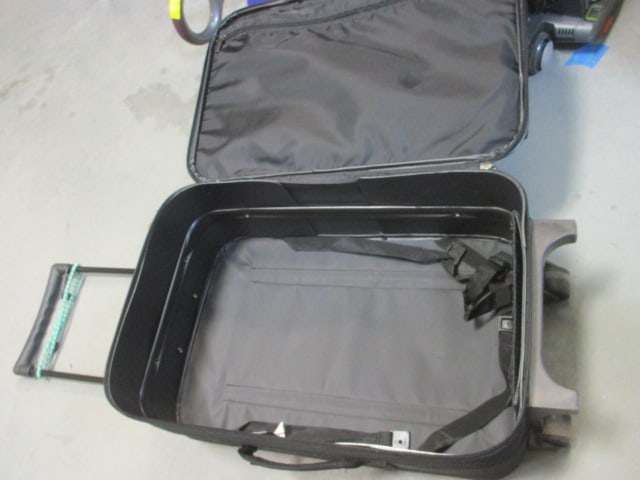 Rome Black Rolling Carry On Suitcase - 4