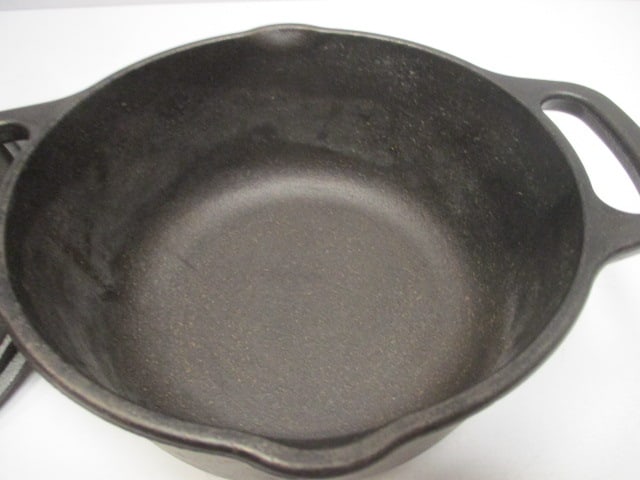 Lodge Cast Iron Small Dutch Oven - 4