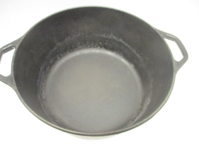 Lodge Cast Iron Large Dutch Oven - 4