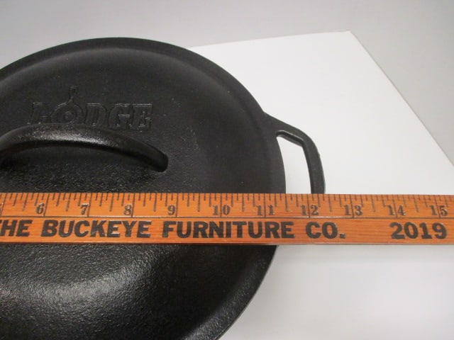 Lodge Cast Iron Large Dutch Oven - 6