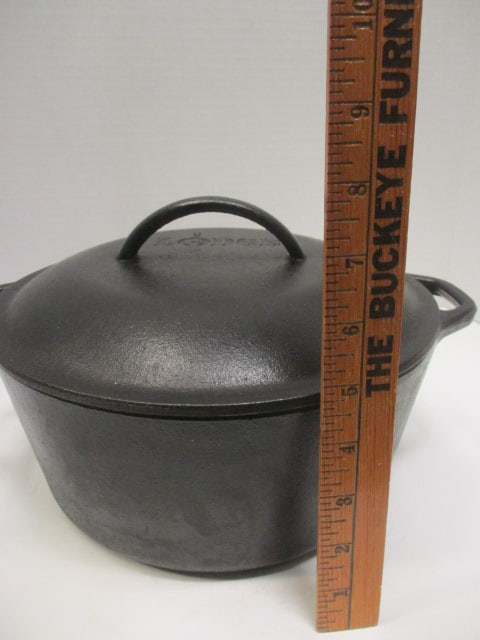 Lodge Cast Iron Large Dutch Oven - 7