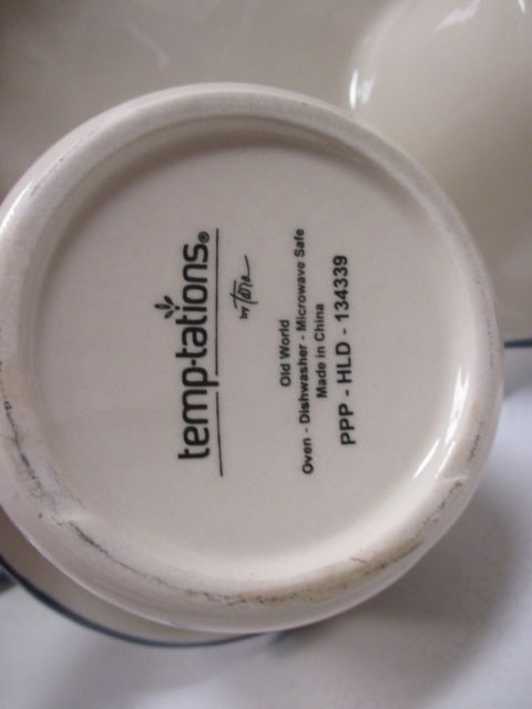 Temptations Old Worl Blue 6 Cup Muffin Pan & 2 Mugs - 5