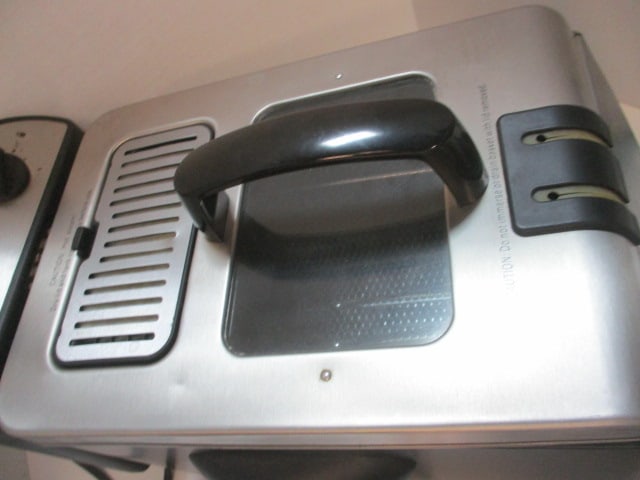 GE Electric Fryer (11" W x 17" L x 11" H - 4