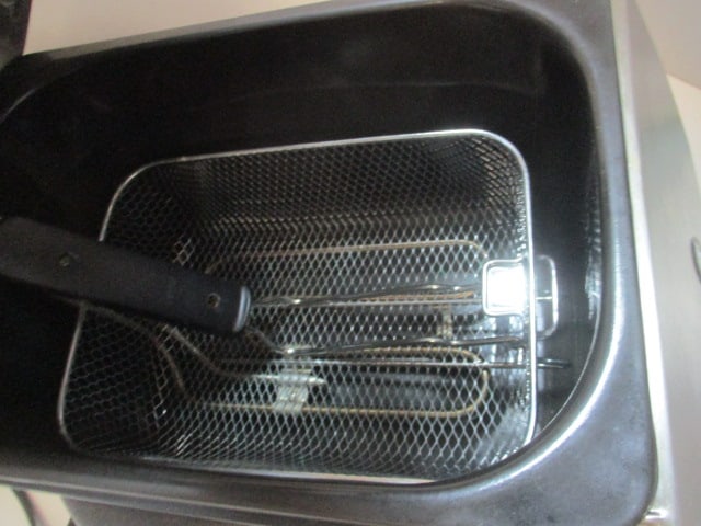 GE Electric Fryer (11" W x 17" L x 11" H - 5